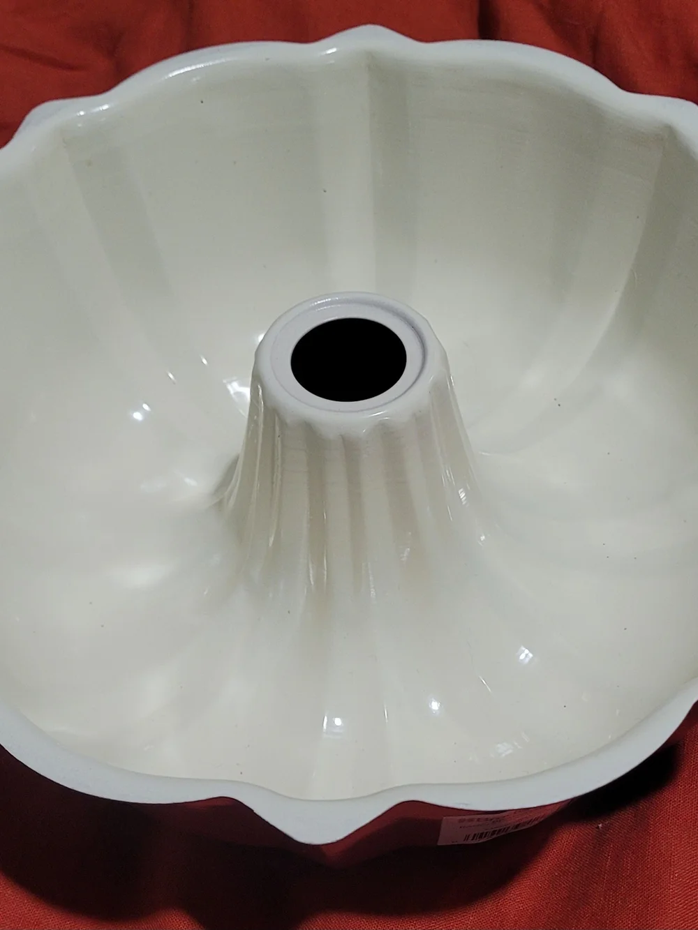 Classic White And Red Nonstick Bundt Cake Pan